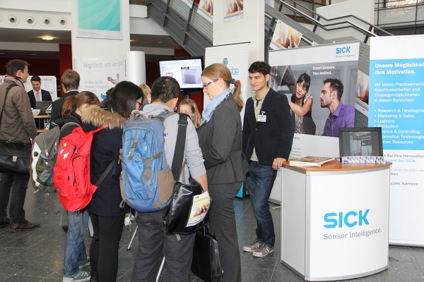 Industry Contact Fair 2012_1.JPG